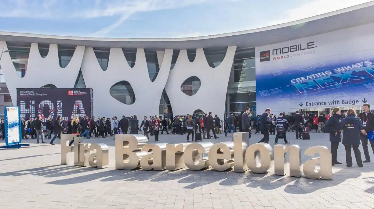 MWC 2024:联想与摩托罗拉推出Smart Connect,打造无缝多设备体验