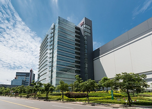 台积电股价一度上涨 4.8%,市值首次突破 1 万亿美元